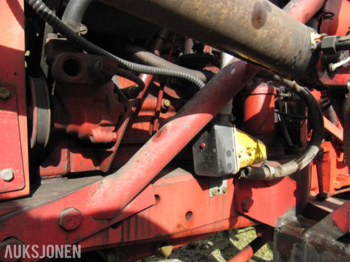 1967 Nuffield 342 traktor med laster